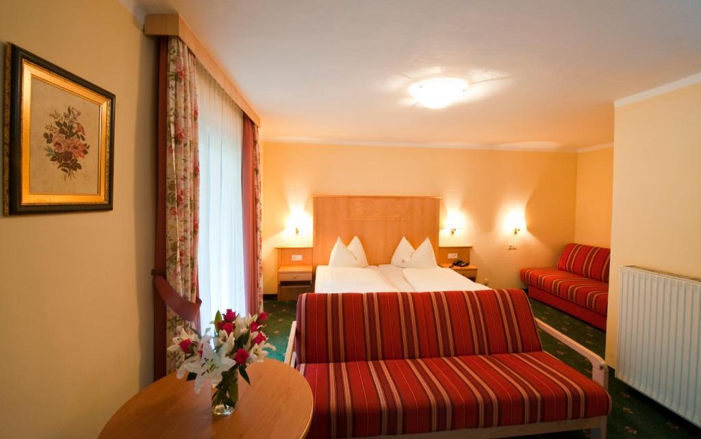Hotel Hammerwirt - Forellenhof أونتيرتاورين الغرفة الصورة